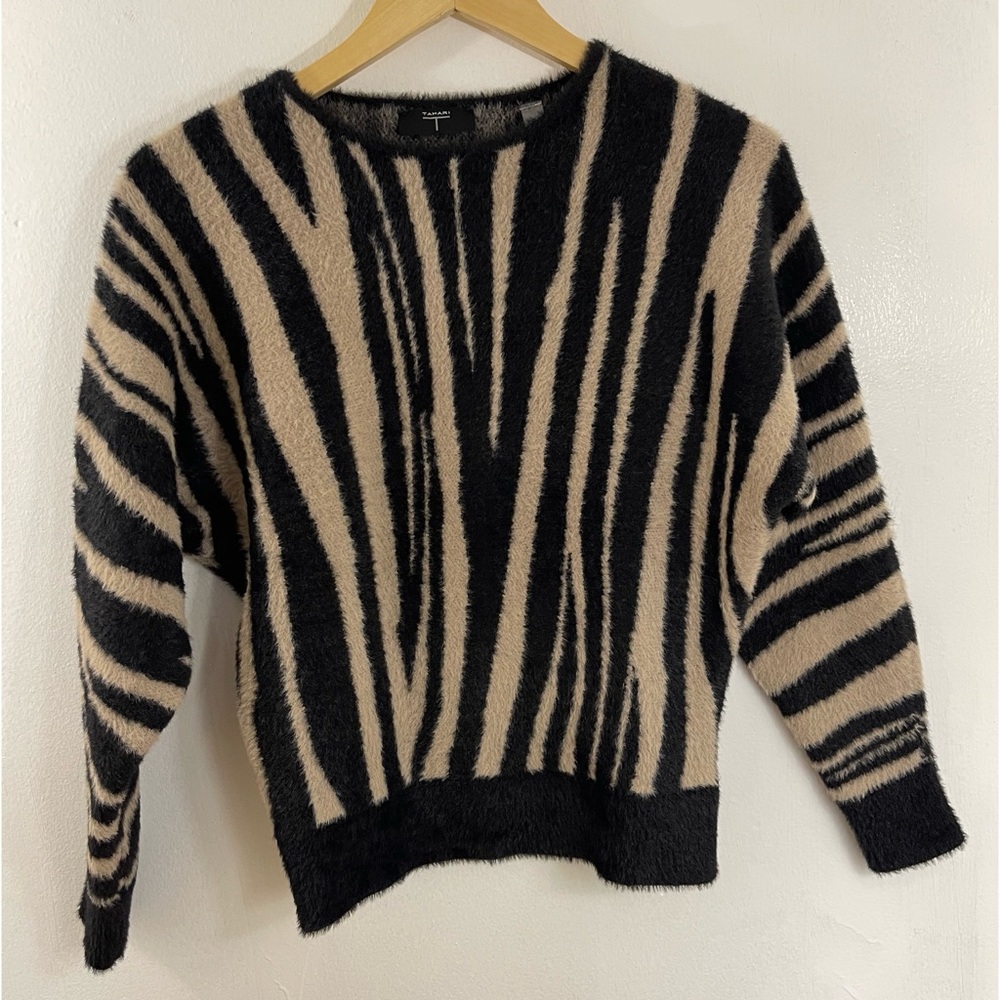 Tahari Women’s Black and Beige Zebra-Print Fuzzy Crewneck Sweater New Size: S